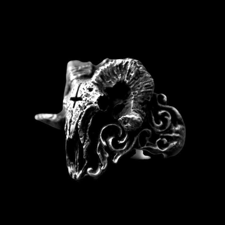 Ram Skull Ring – Stainless Steel Occult Statement Ring