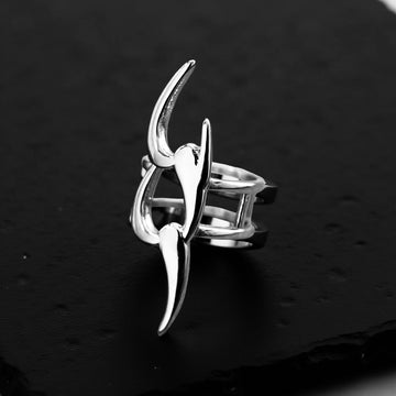 Lunar Talon Ring – Futuristic Stainless Steel Claw Jewelry