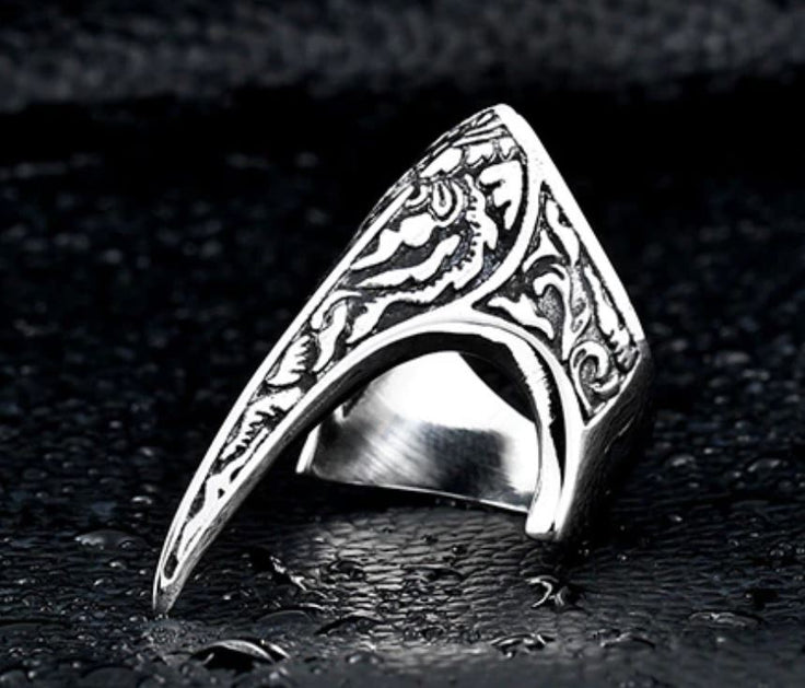 Obsidian Talon Ring – Stainless Steel Claw Statement Ring